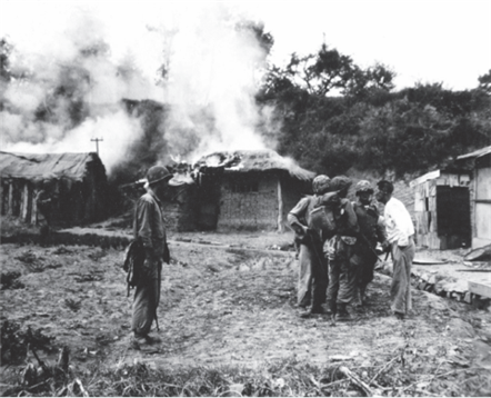 월미도에 상륙한 미 해병대원